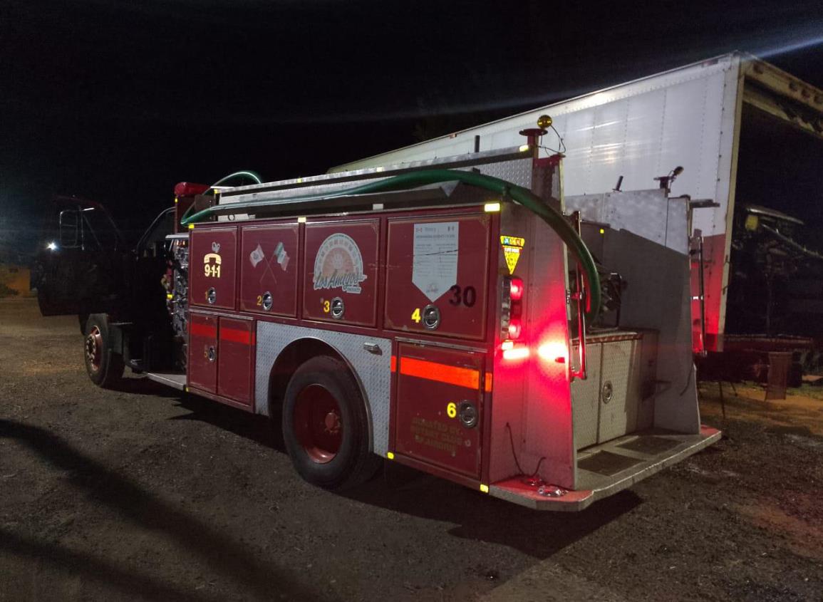 Incendio de camión provoca movilización en Sayula 