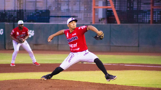 El Águila de Veracruz vence 8-4 a Piratas de Campeche y se lleva serie