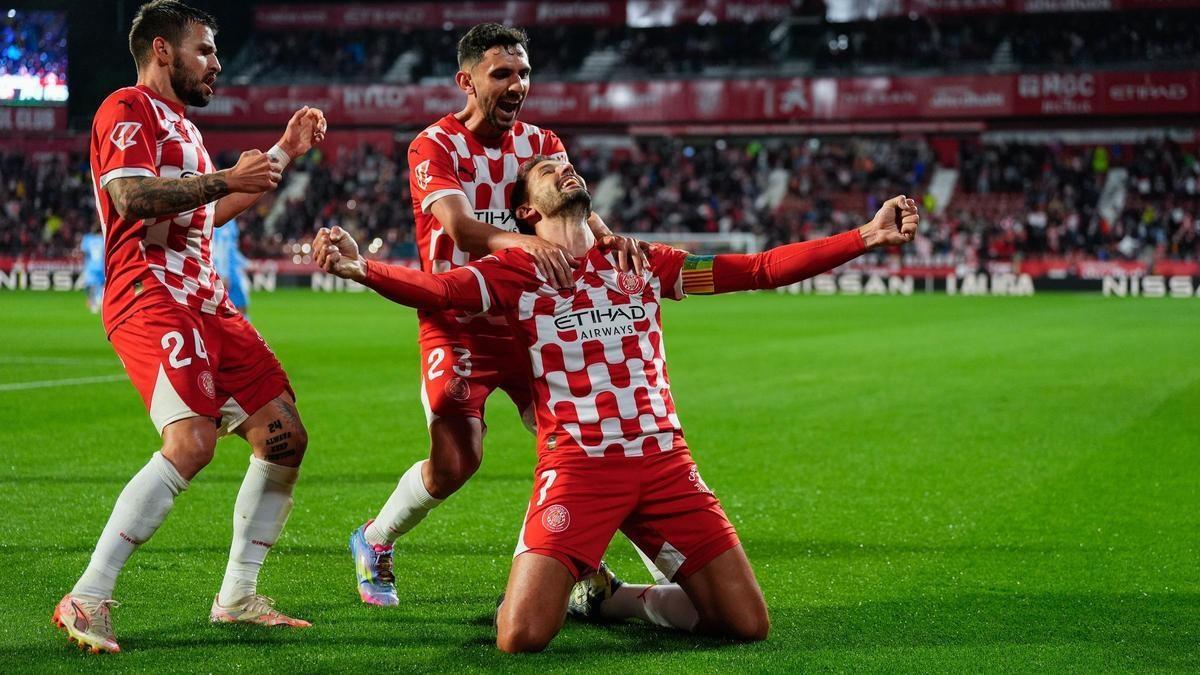 Gana Girona y se acerca a la salvación