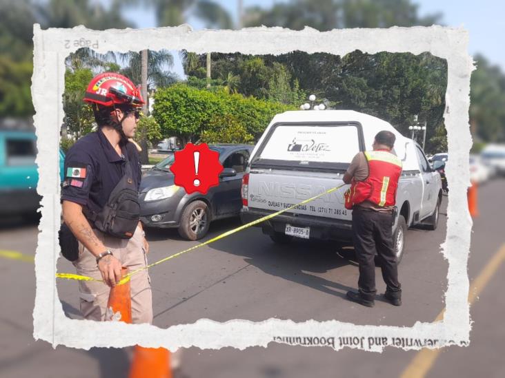 Lo alcanza la muerte dentro de un auto en el centro de Fortín