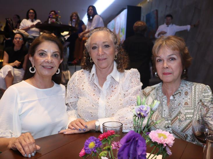 Daniela Gutiérrez de Velasco presentó y firmó sus libros en el Foro Boca 