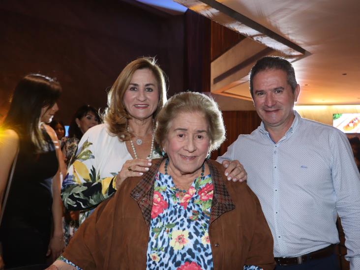 Daniela Gutiérrez de Velasco presentó y firmó sus libros en el Foro Boca 