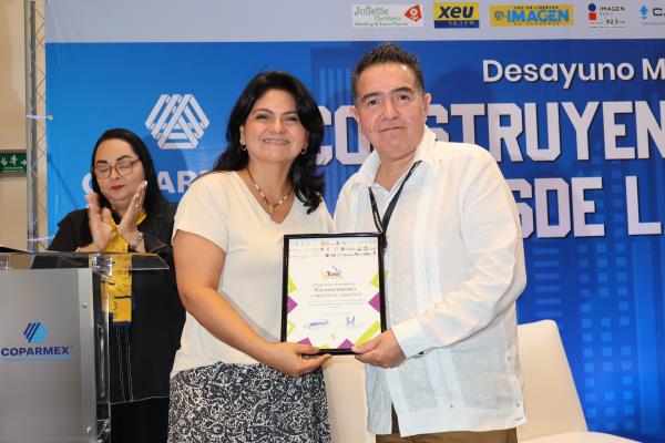 Coparmex Veracruz realiza desayuno mensual de abril