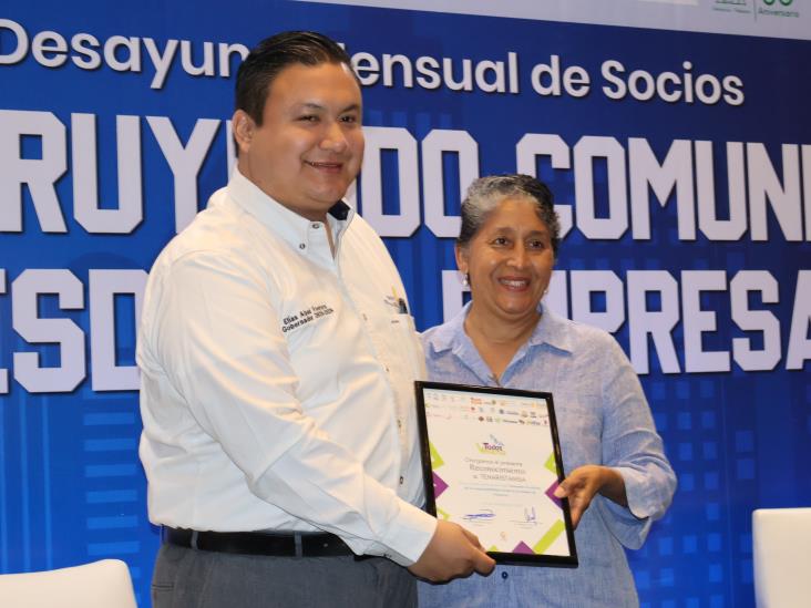 Coparmex Veracruz realiza desayuno mensual de abril