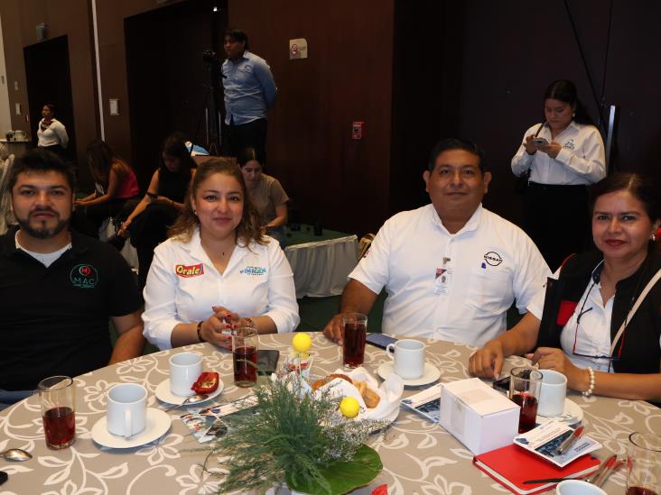 Coparmex Veracruz realiza desayuno mensual de abril