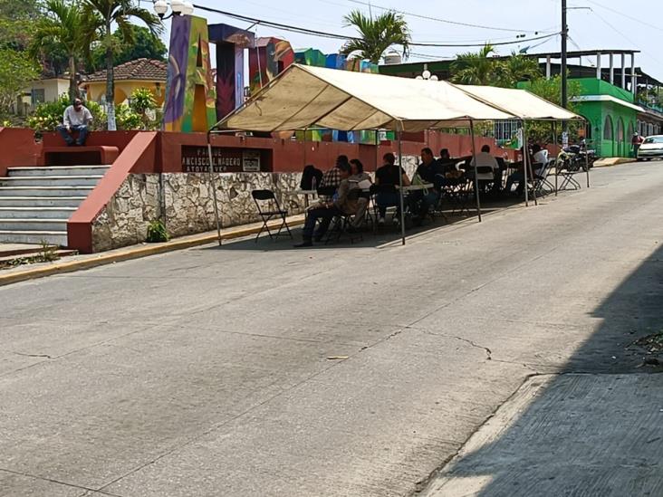 Toma de alcoholera de Atoyac deja sin sustento a 300 familias