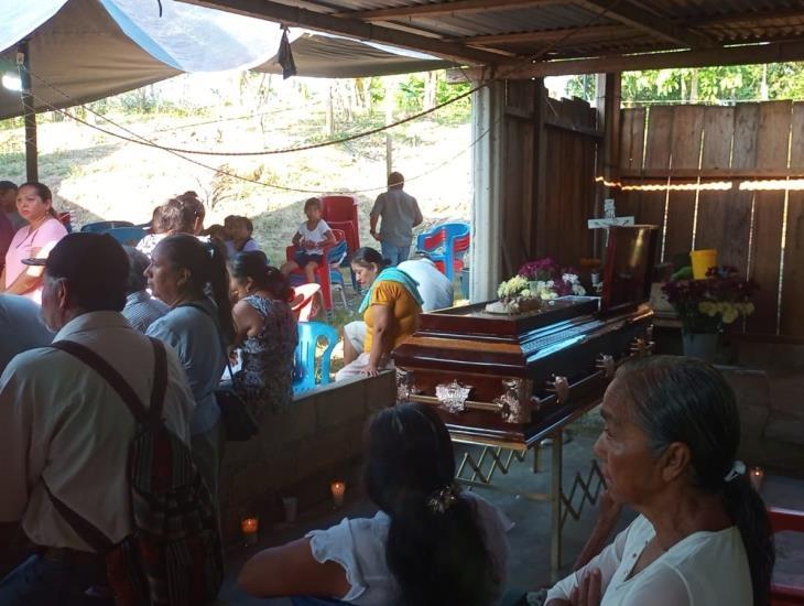 No hay detenidos ni apoyo de Ramírez Zepeta tras trágico accidente en Uxpanapa, afirma familia de la víctima