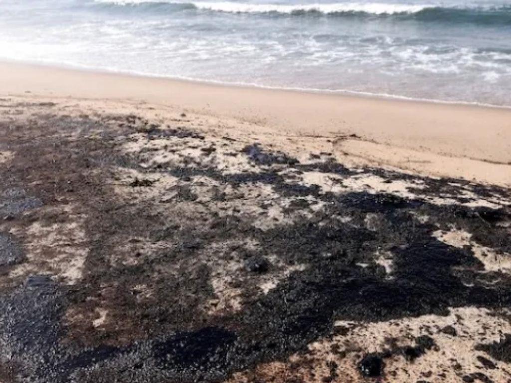 Refinería Olmeca: Inspeccionan la zona tras derrame de crudo en Terminal Marítima de Dos Bocas