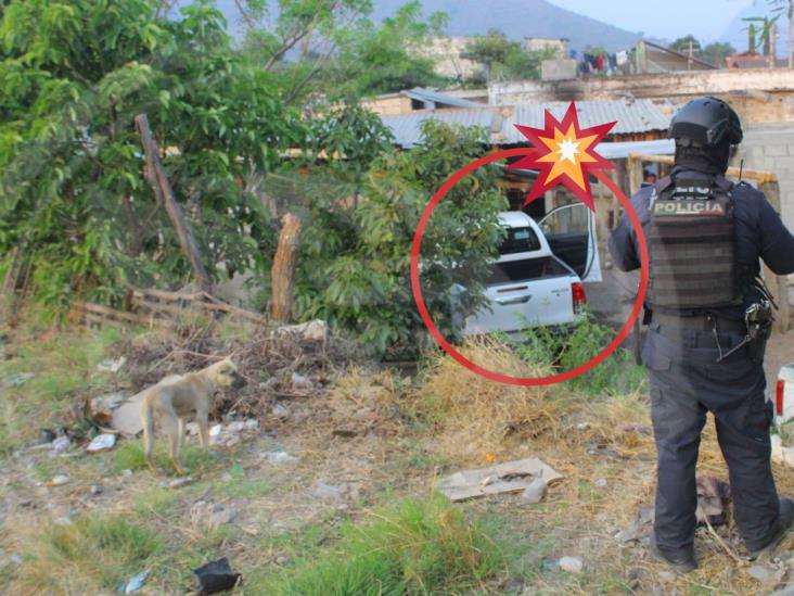 Nogales: por querer ganarle al tren, termina con todo y camioneta en el patio de una casa (+VIDEO)