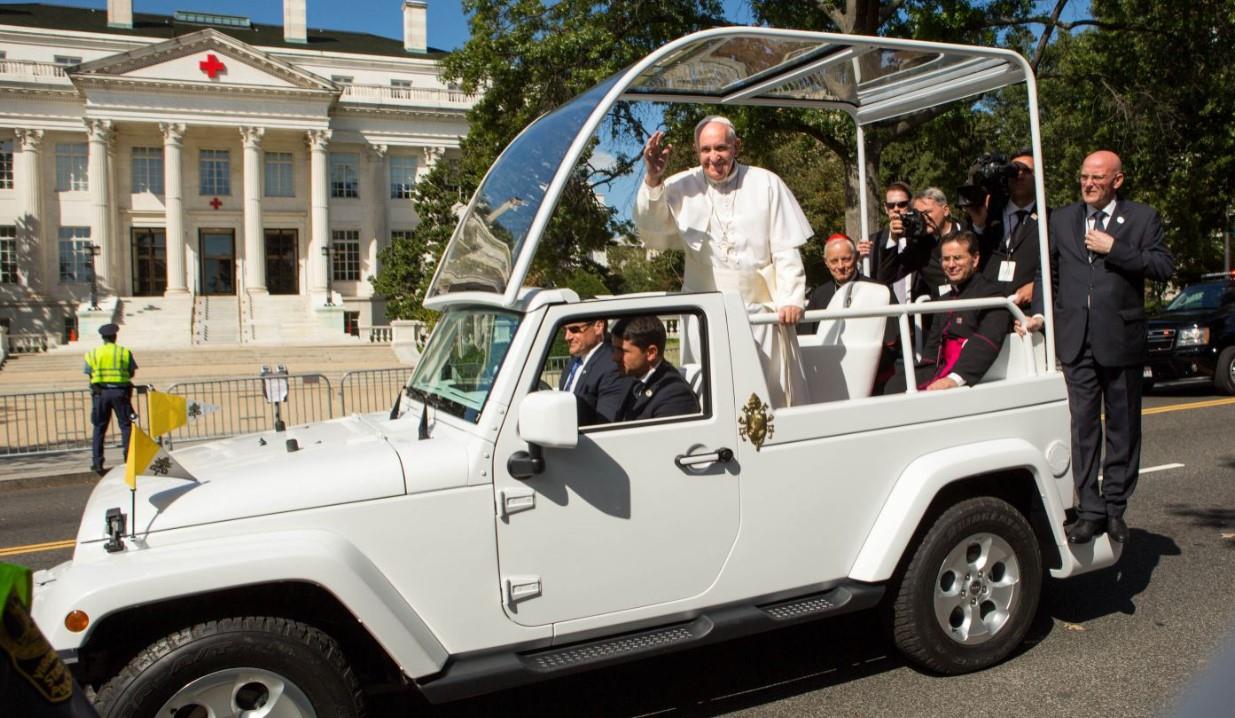 Papa Francisco: En esto se convertirá el "Papamóvil" según sus últimos deseos