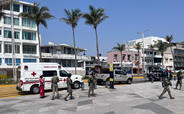 Rescatan a mujer de 76 años lesionada en Plaza del Migrante | VIDEO