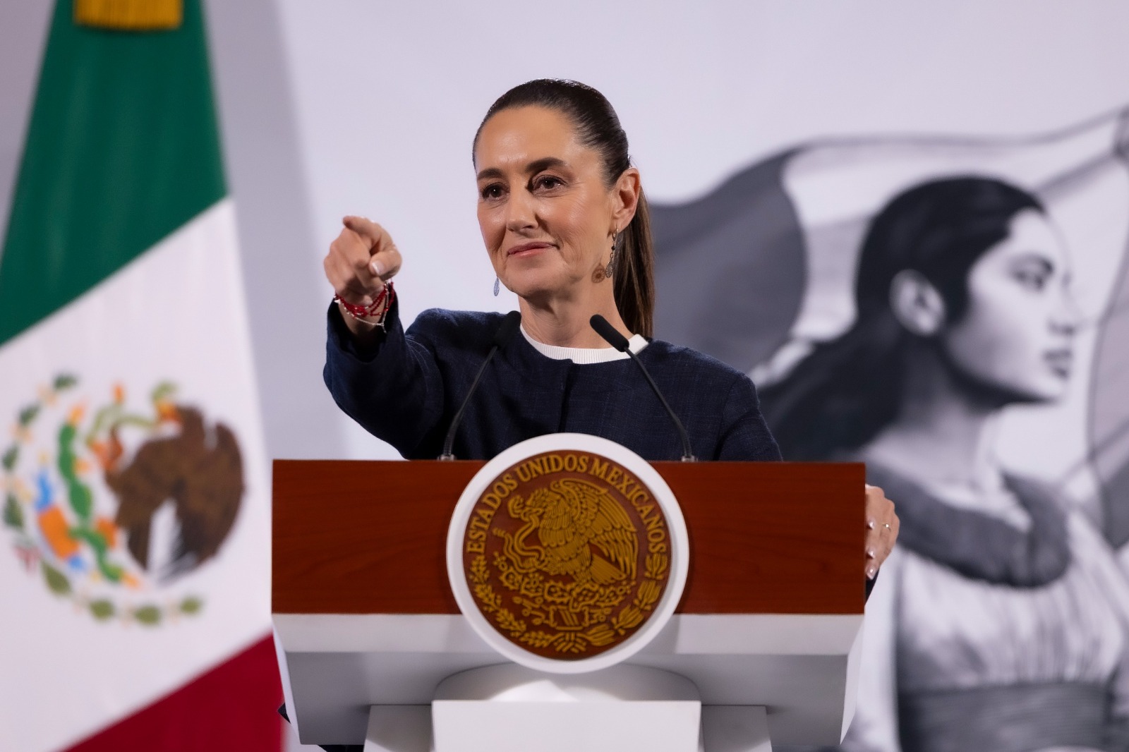 Morena corrige reglas y el rumbo político