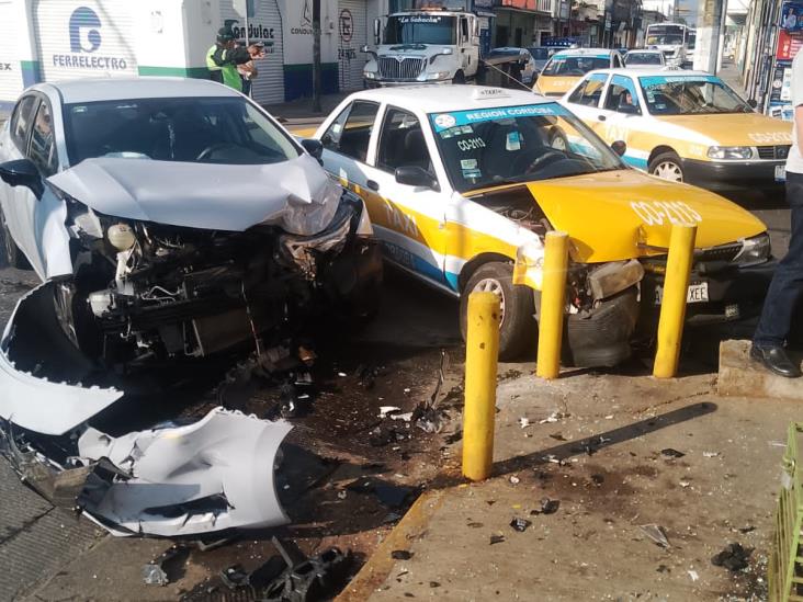 Fuerte choque en colonia Centro de Córdoba deja un menor herido