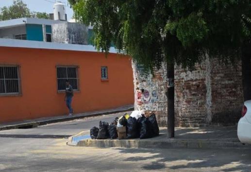 Se quejan por acumulación de basura en colonias de Veracruz