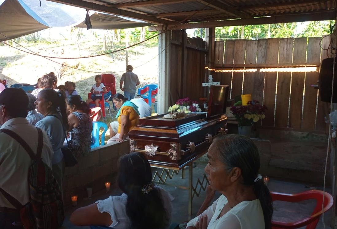 Pobladores retienen a alcalde de Uxpanapa, Veracruz, por atropellamiento de campesino