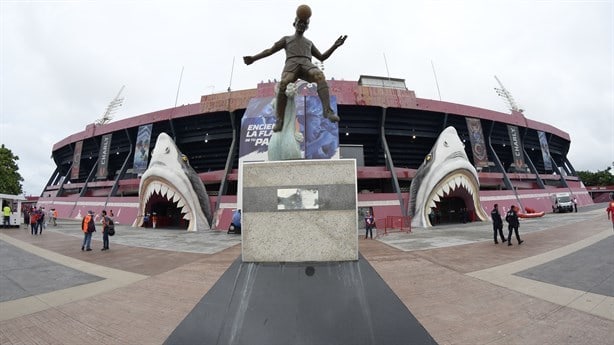 Le niegan a exdueño de Los Tiburones Rojos de Veracruz llevar proceso legal en libertad