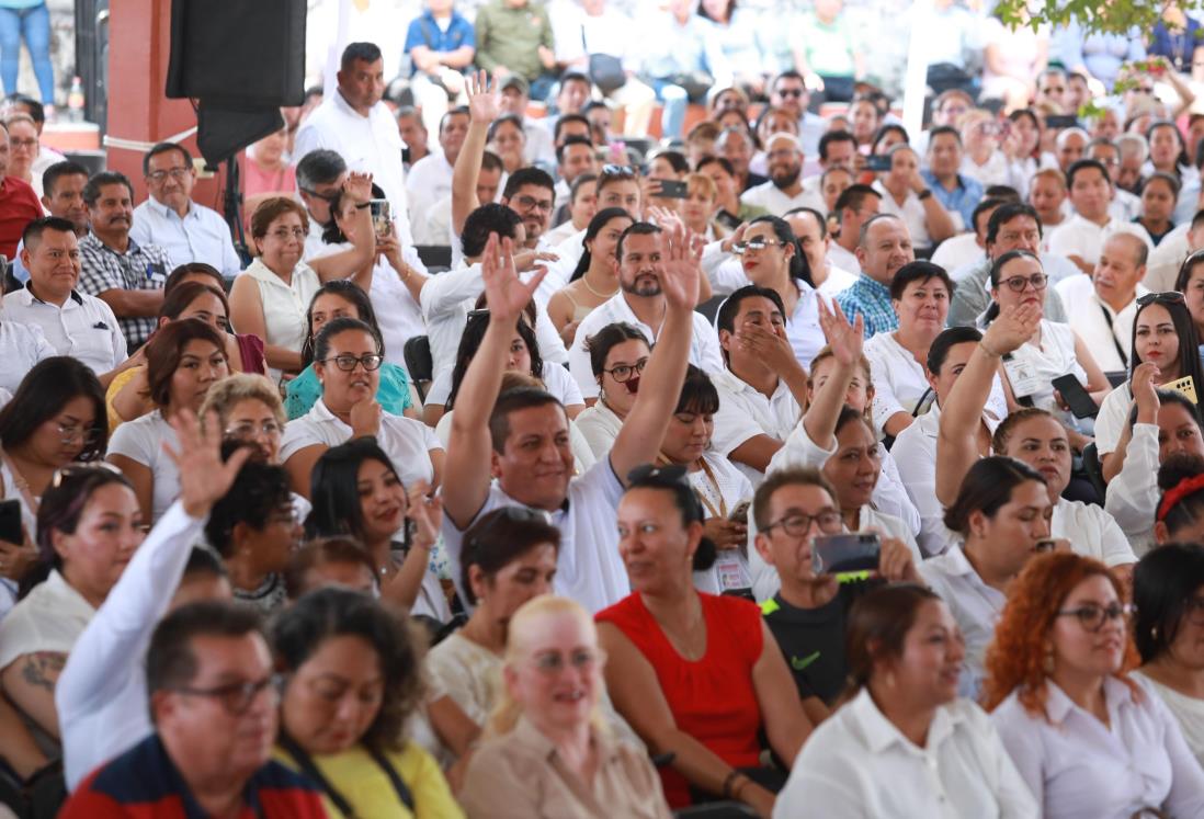 Evalúan avances educativos en Veracruz; Nahle reúne a más de mil directores escolares