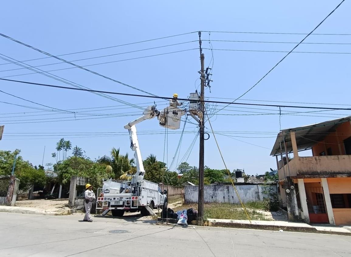Inicia CFE trabajos de ampliación eléctrica en Villa Cuichapa