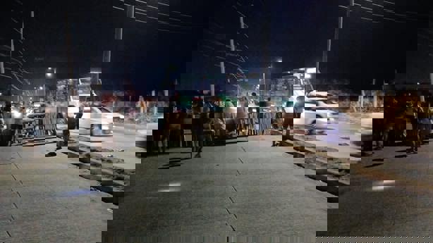 Tras más de 48 horas sin luz ni agua, vecinos bloquean la carretera a Las Barrillas Tras más de 48 horas sin luz ni agua, vecinos bloquean la carretera a Las Barrillas