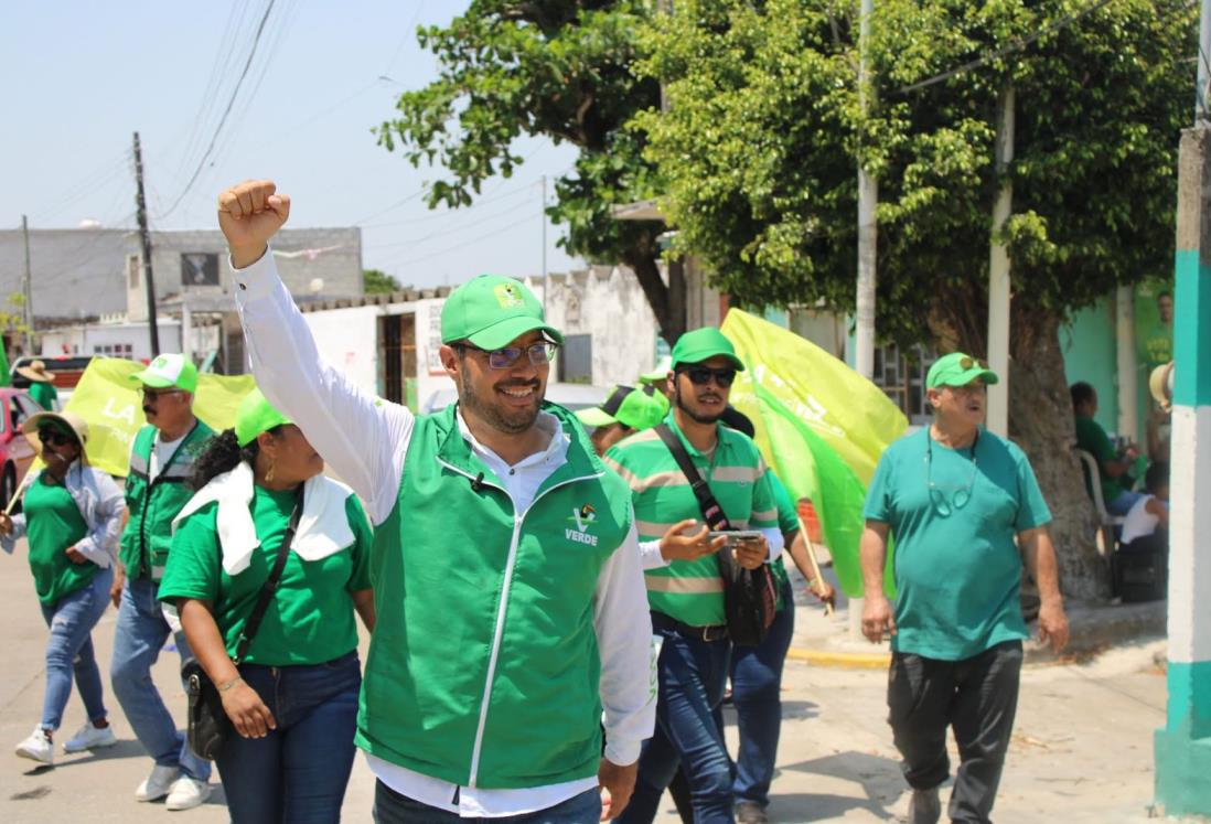 Habitantes de La Aguada en Alvarado respaldan al candidato Beto Cobos