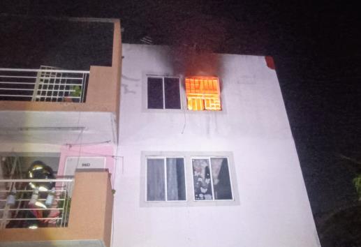 Bomberos apagan incendio de 