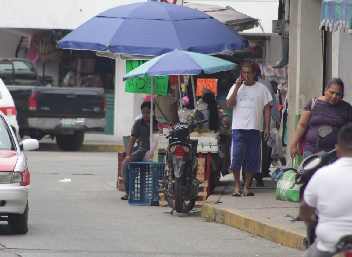Invade ambulantaje zona comercial de Las Choapas