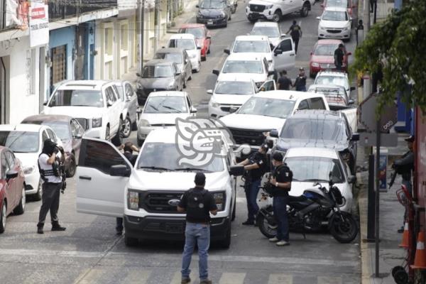 Fuerzas del orden realizan dos cateos en la colonia Centro, de Córdoba