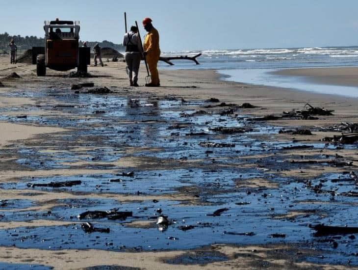 Pemex: esta es la playa de Tabasco afectada por la fuga de hidrocarburo en Dos Bocas