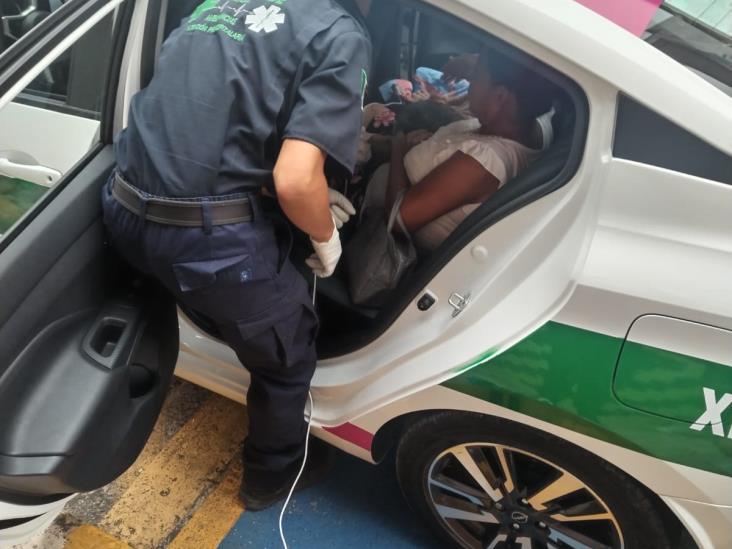 Anciana muere en taxi de Xalapa cuando la trasladaban a médico