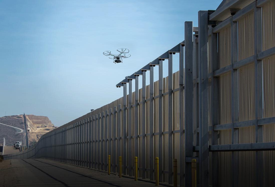Advierten amenaza "muy seria" por drones de cárteles mexicanos que vigilan en frontera a autoridades de EU