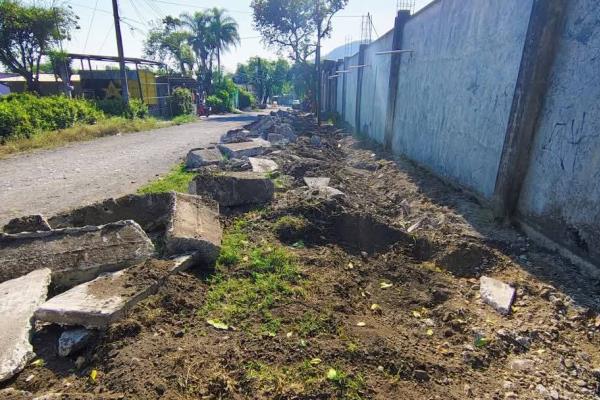 Molestia en Rafael Delgado por obra inconclusa; la iniciaron y no hay avances