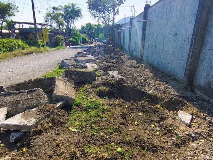 Molestia en Rafael Delgado por obra inconclusa; la iniciaron y no hay avances