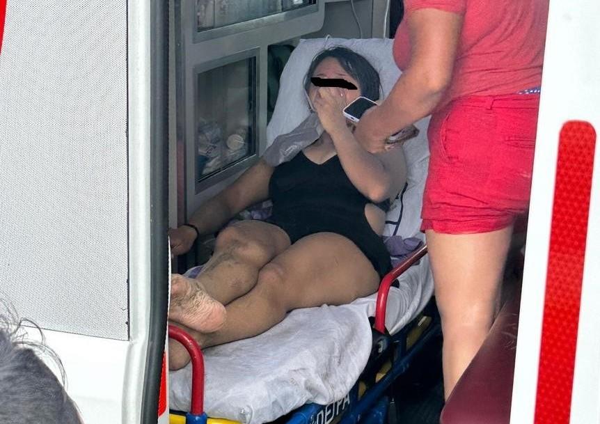 Salvan a joven poblana de ahogarse en playa de Boca del Río