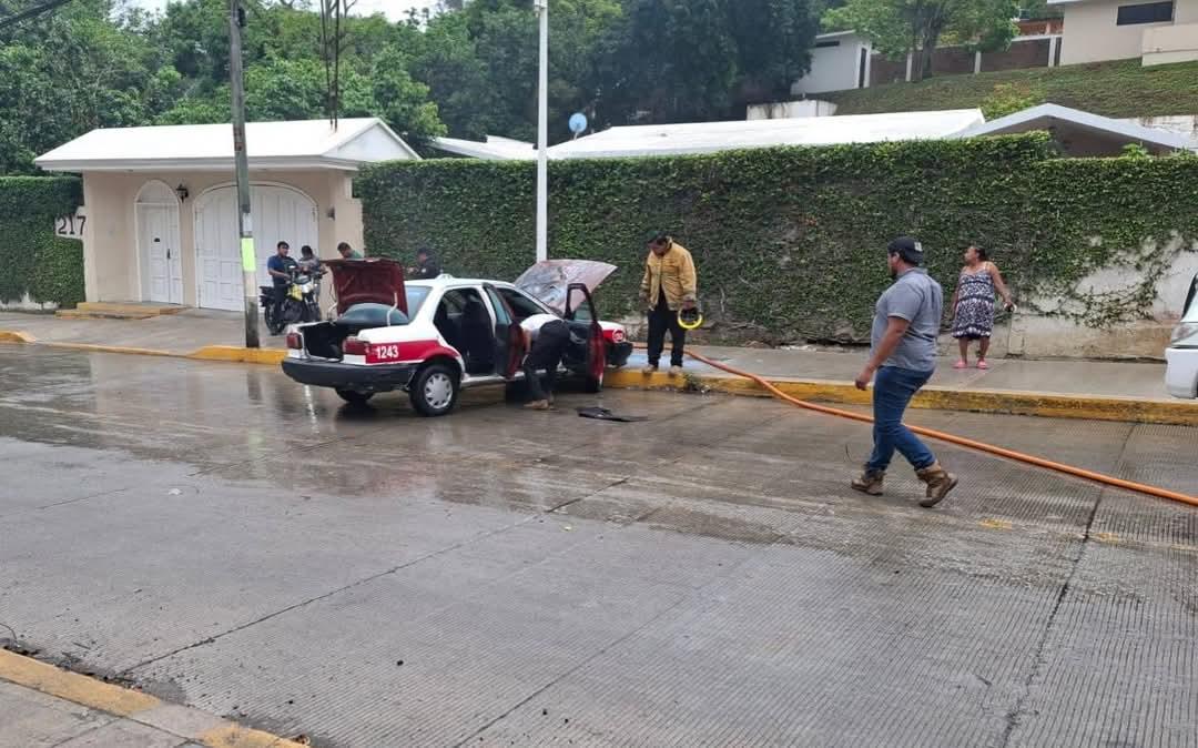 Se incendia taxi en Papantla, Veracruz