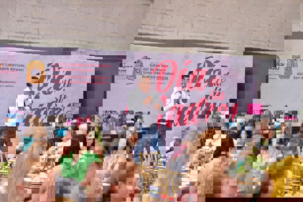 En el Congreso del Estado de Veracruz festejan a madres trabajadoras