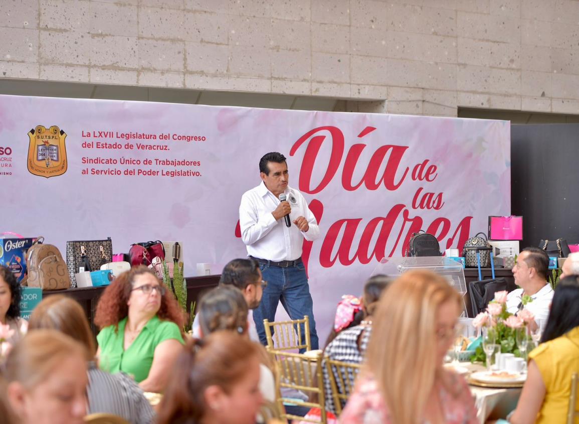 En el Congreso del Estado festejan a madres trabajadoras 