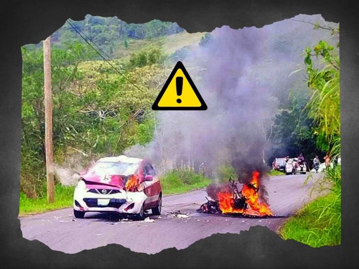 Violento choque en carretera de Juchique deja un vehículo en llamas