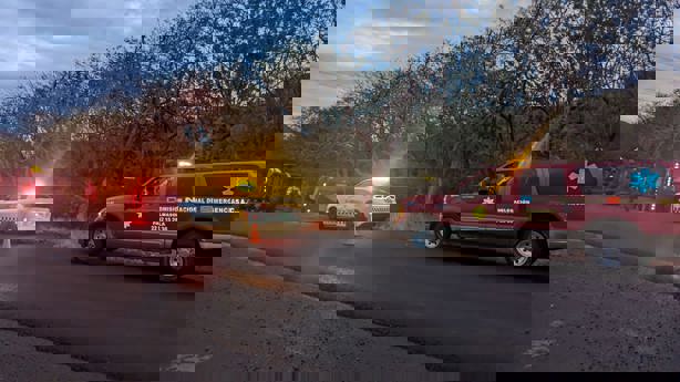 Camión cargado con cebollas vuelca en el tramo carretero Nautla-Cardel