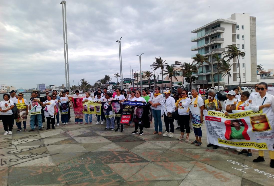 Colectivo de búsqueda de desaparecidos Solecito en Veracruz marcha en el Día de las Madres