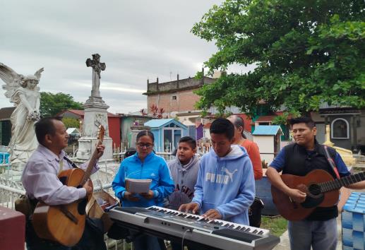 En Misantla, con fe honran a las madres que ya no están