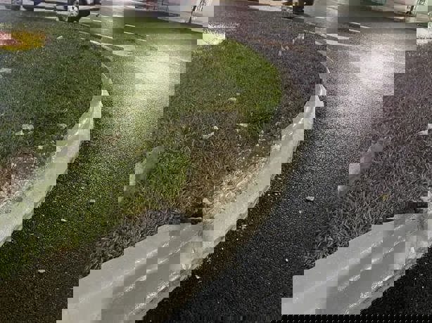 Choca conductor contra nueva glorieta en Orizaba y abandona vehículo