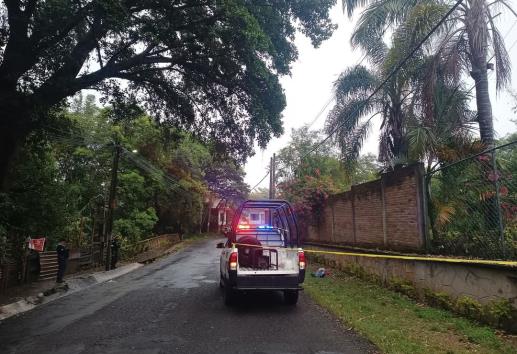 Localizan sin vida a hombre en vía pública de Córdoba; investigan causas del fallecimiento