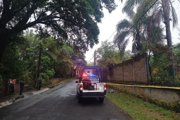 Localizan sin vida a hombre en vía pública de Córdoba; investigan causas del fallecimiento