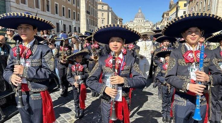 Jóvenes danzantes de Veracruz participan en Jubileo de Bandas 2025 del Vaticano