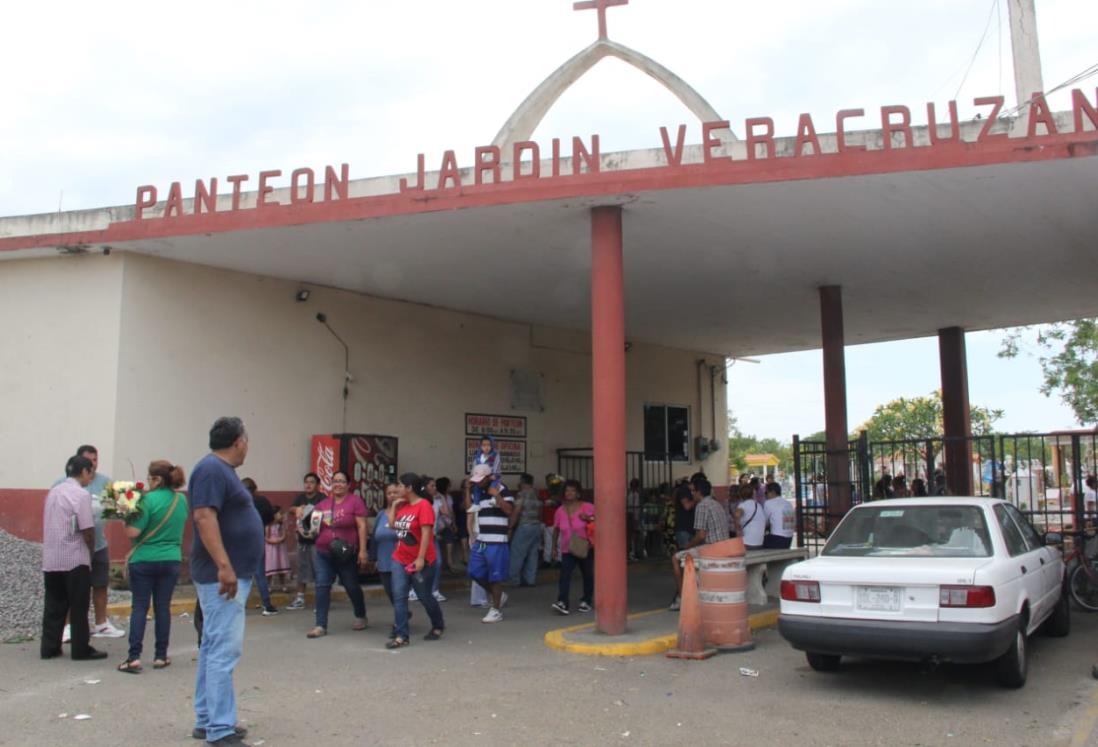 Panteón de Veracruz registra mayor afluencia por el Día de las Madres