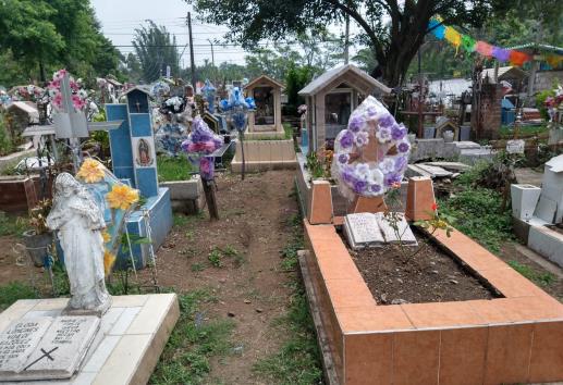 Alistan cementerios de Ixtaczoquitlán para el Día de las Madres