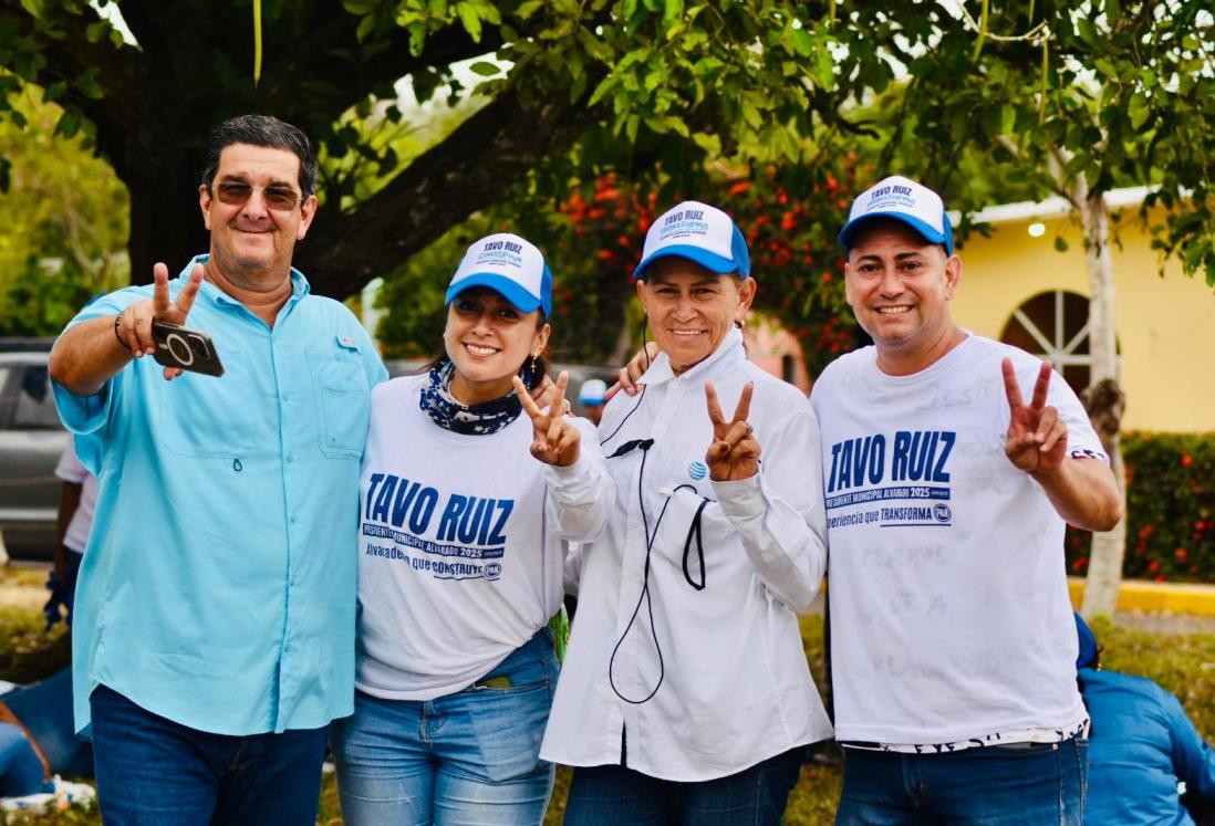 Tavo Ruiz se compromete con la educación de calidad para niños y jóvenes de Alvarado