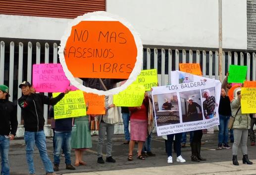 Exigen justicia por muerte de dos personas en La Perla; temen que homicida quede libre (+Video)