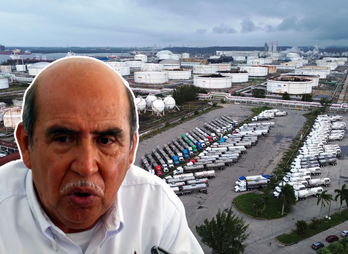 Crisis en complejos de Pemex; empleados compran refacciones protegiendo su fuente de empleo l VIDEO