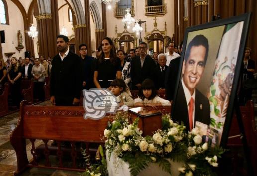 Realizan misa en la Catedral de Xalapa en memoria del exgobernador Fidel Herrera (+Video)